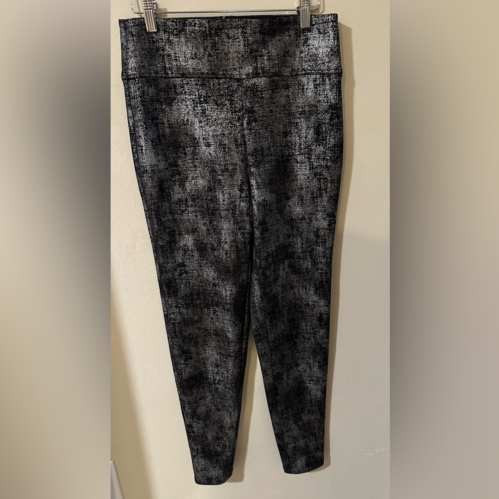 BCBGMAXAZRIA Black and Silver Textured Leggings